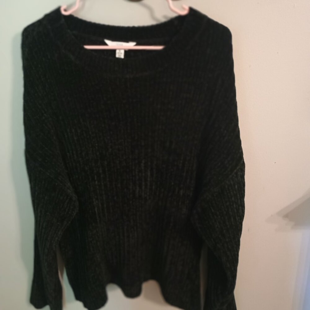 Time and Tru Sweater Size XLBlack
